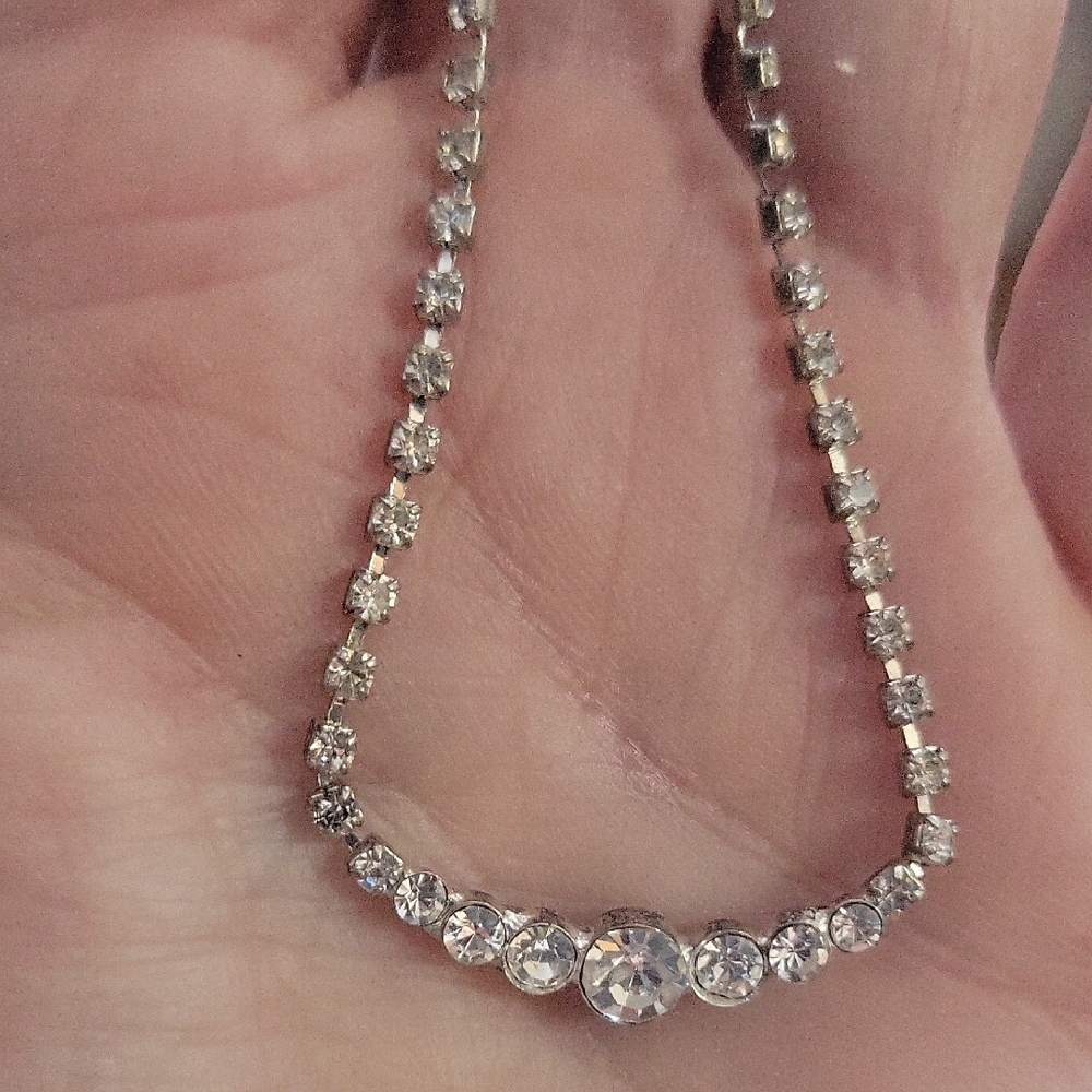 Graduated Rhinestone Necklace - Picture 2 of 2